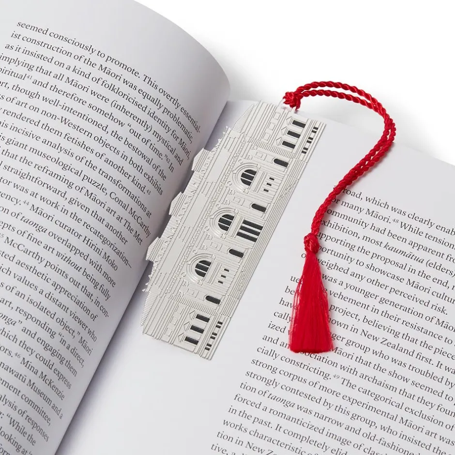 Outlet The Met Facade Bookmark Office